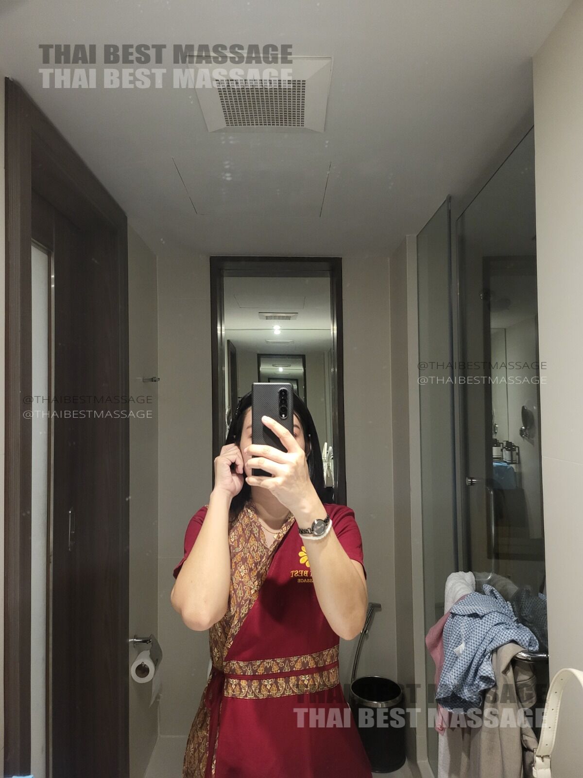 Thai Massage On-Demand: My Day Delivering Relaxation in Bangkok