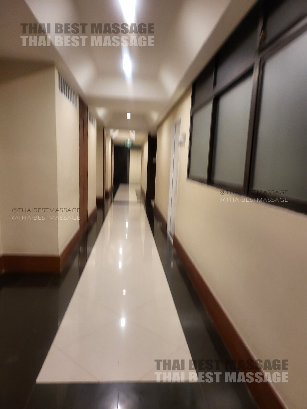 Thai Best Massage의 오일 마사지 준비 모습