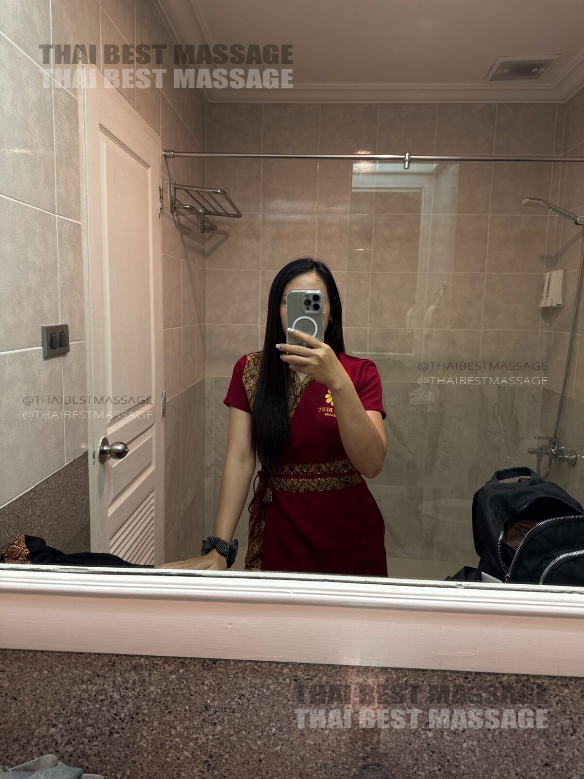 THAI BEST MASSAGE Therapist Apple providing massage
