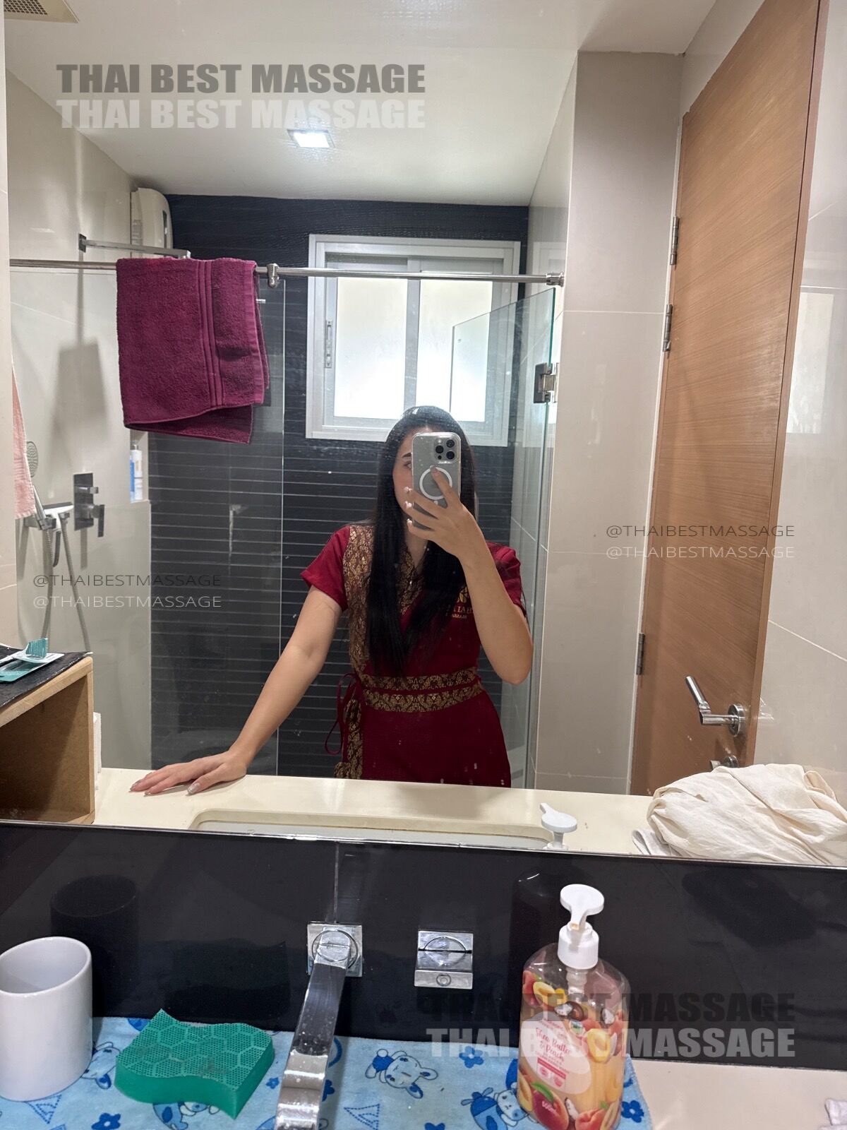 THAI BEST MASSAGE Therapist Apple
