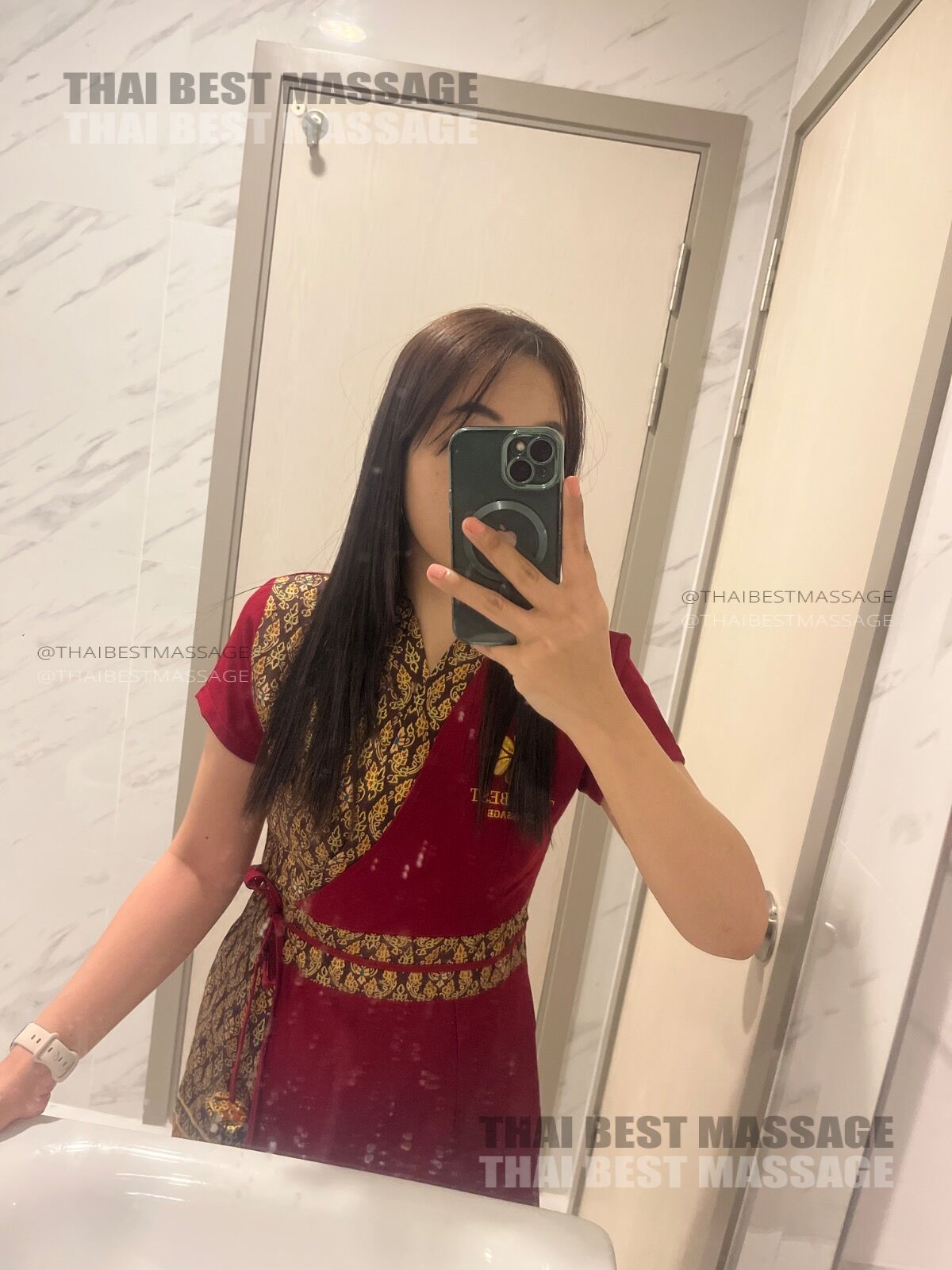 Thai Best Massage Therapist Arriving at Client's Location
