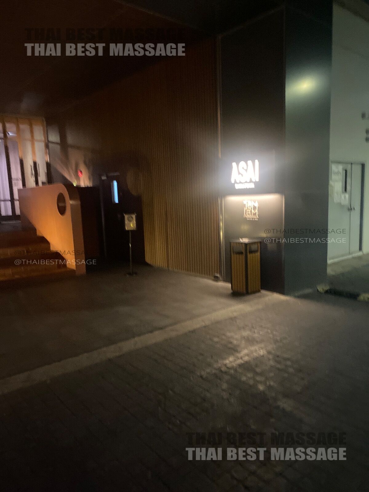THAI BEST MASSAGEによるホテル客室でのオイルマッサージセットアップ