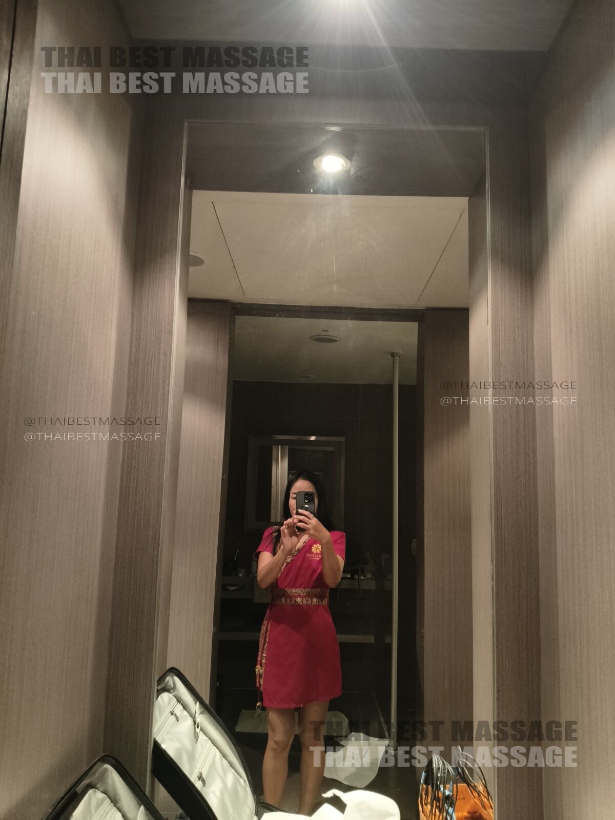 포포인츠 바이 쉐라톤에서의 프리미엄 스파 경험: 플런칫에서 즐기는 제시(Jessie)의 아로마 마사지 세션